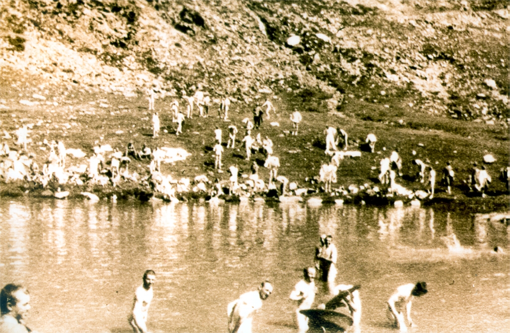 Bagno nel laghetto del Montozzo (1915-1918)